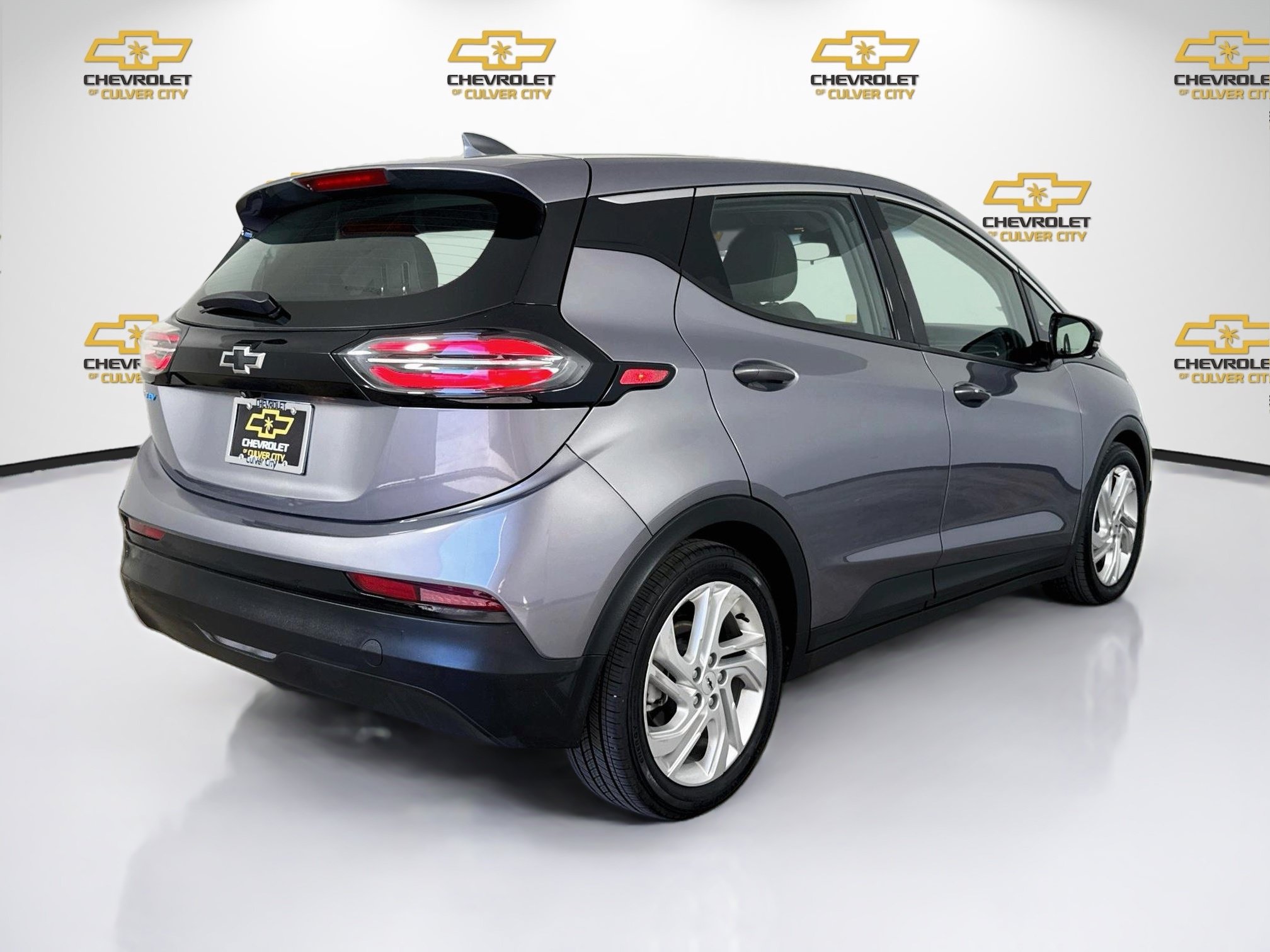 Used 2023 Chevrolet Bolt LT FWD image 8