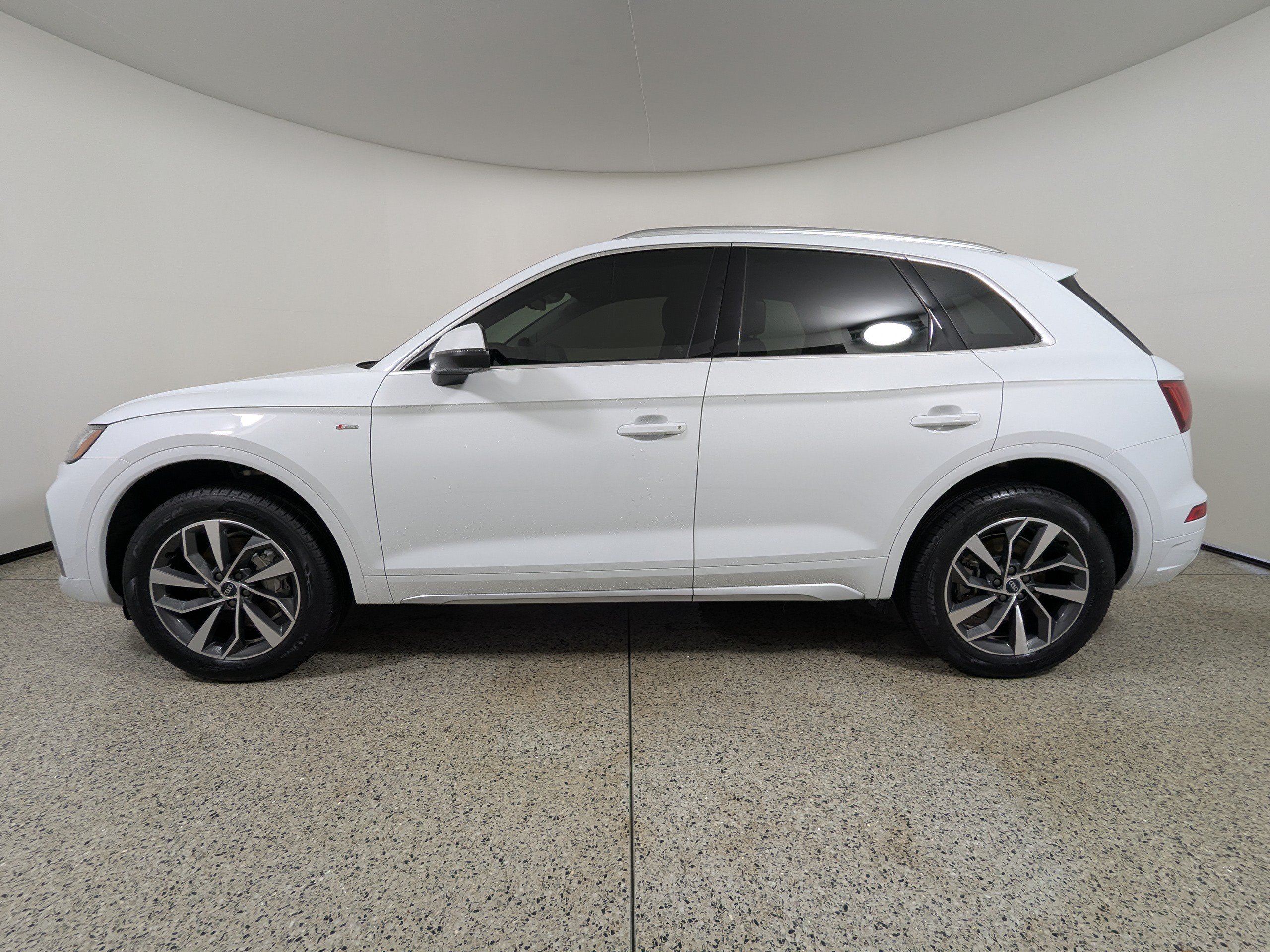 Certified 2024 Audi Q5 2.0T Premium Plus AWD/4WD image 4