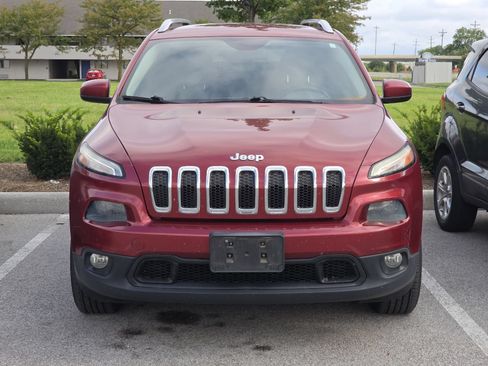 Used 2014 Jeep Cherokee Latitude w/ Cold Weather Group AWD/4WD image 3