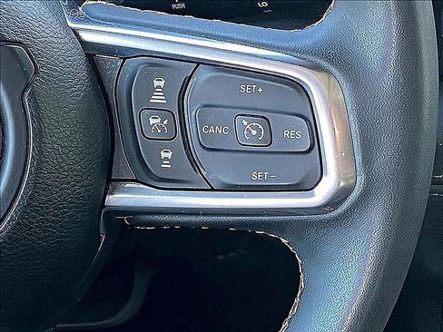 Used 2024 Jeep Wrangler Sahara image 13