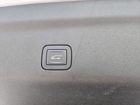 Used 2024 Chevrolet Tahoe Premier image 9