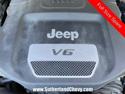 Used 2016 Jeep Wrangler Unlimited Sahara AWD/4WD image 39