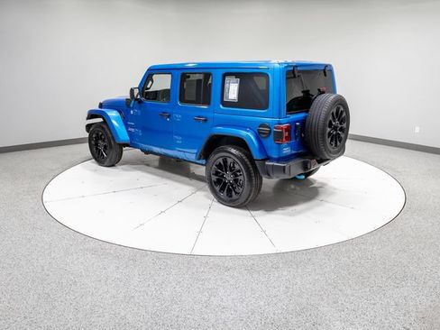 Used 2024 Jeep Wrangler Unlimited Sahara w/ Technology Group AWD/4WD image 34