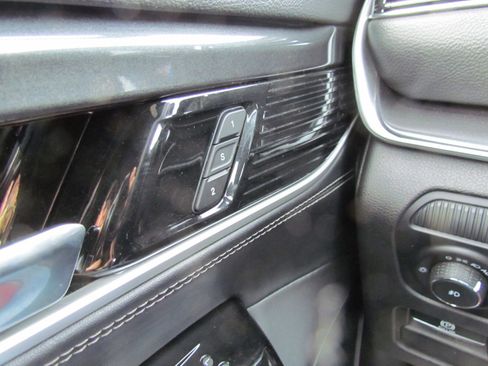 Used 2022 Jeep Wagoneer Series I image 11