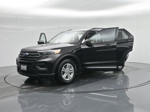 Used 2022 Ford Explorer XLT image 33