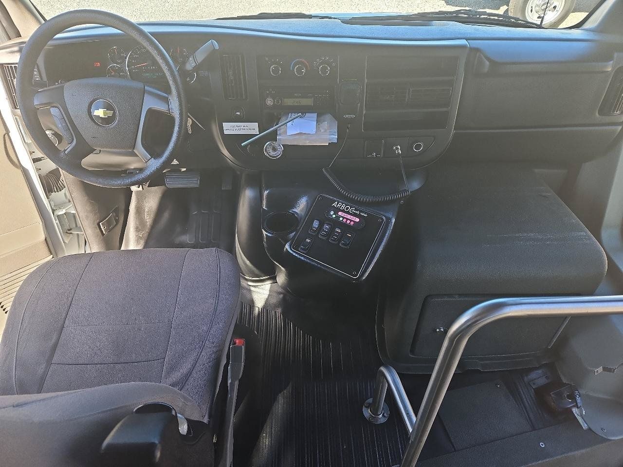 Used 2015 Chevrolet Express 4500 w/ Shuttle Bus Package RWD image 32