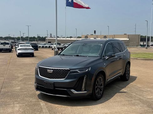 Used 2020 Cadillac XT6 Premium Luxury FWD image 8