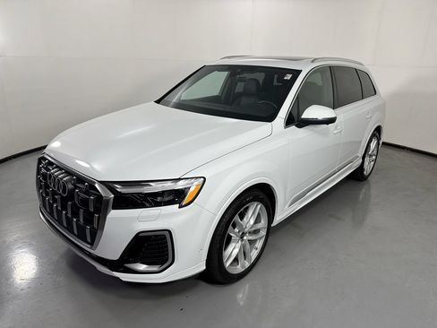 Used 2025 Audi Q7 3.0T Premium Plus w/ Premium Plus Package AWD/4WD image 31