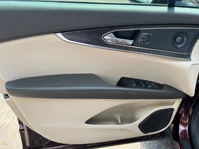 Used 2019 Lincoln Nautilus Reserve AWD/4WD image 12