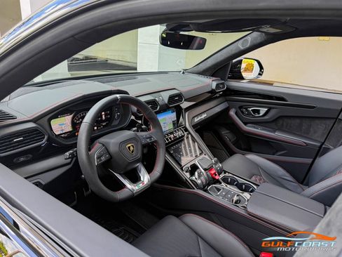 Used 2024 Lamborghini Urus S image 2