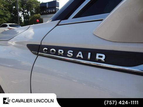 Used 2022 Lincoln Corsair AWD w/ Premium Package image 15
