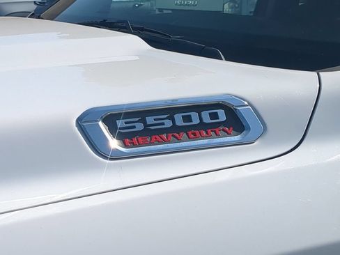 Used 2019 RAM 5500 Tradesman RWD image 32