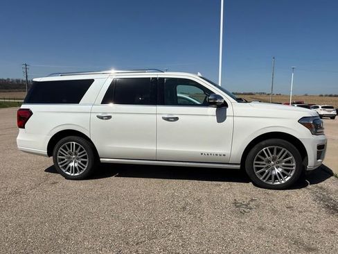 Used 2023 Ford Expedition Max Platinum AWD/4WD image 2