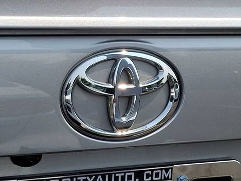 Used 2025 Toyota RAV4 XLE AWD/4WD image 8