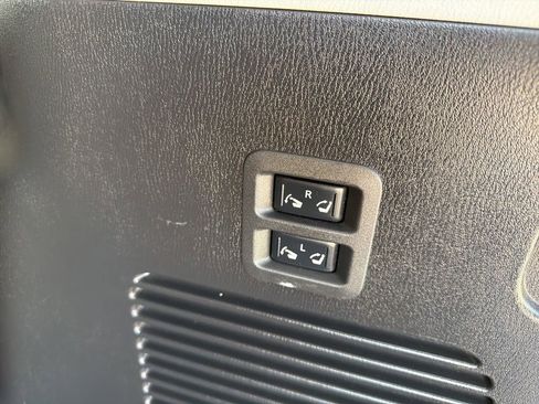 Used 2020 Nissan Armada Platinum w/ Captain's Chairs Package image 14