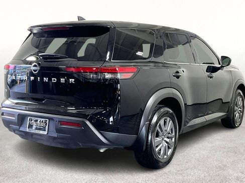 Certified 2025 Nissan Pathfinder S image 2