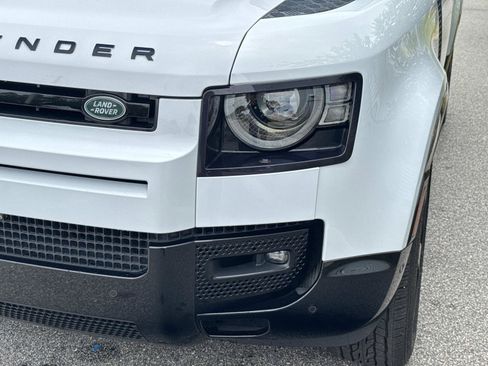 Used 2023 Land Rover Defender 110 V8 AWD/4WD image 9