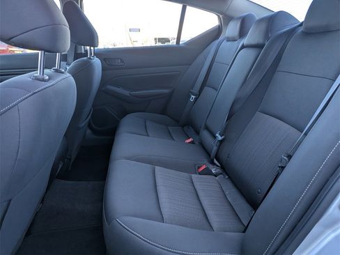 Used 2024 Nissan Altima 2.5 SV image 18