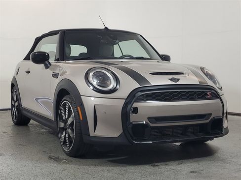 Used 2023 MINI Cooper S image 1