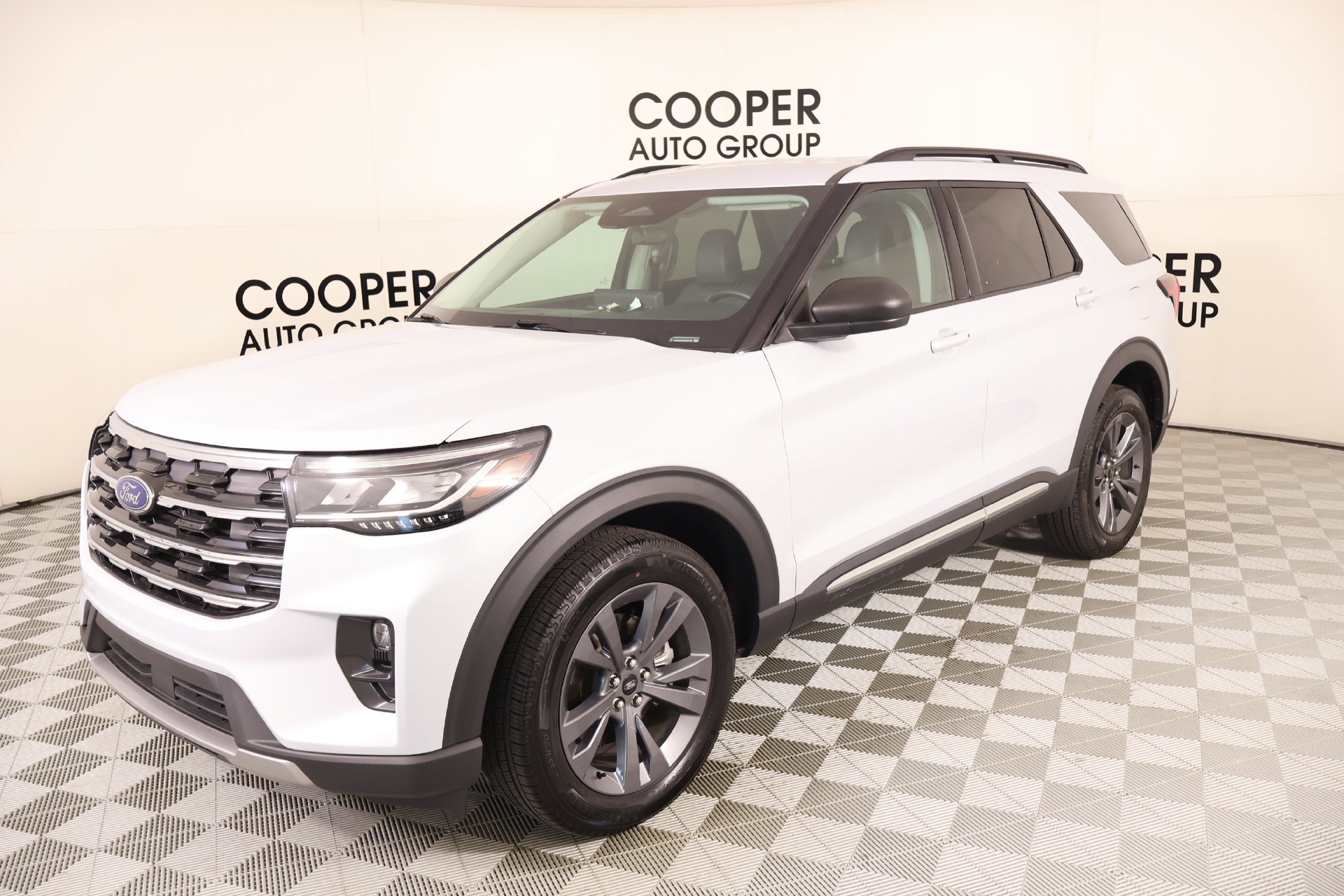 Used 2025 Ford Explorer Active w/ Active Comfort Package AWD/4WD image 10