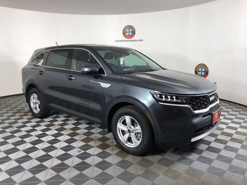 Used 2023 Kia Sorento LX FWD image 15