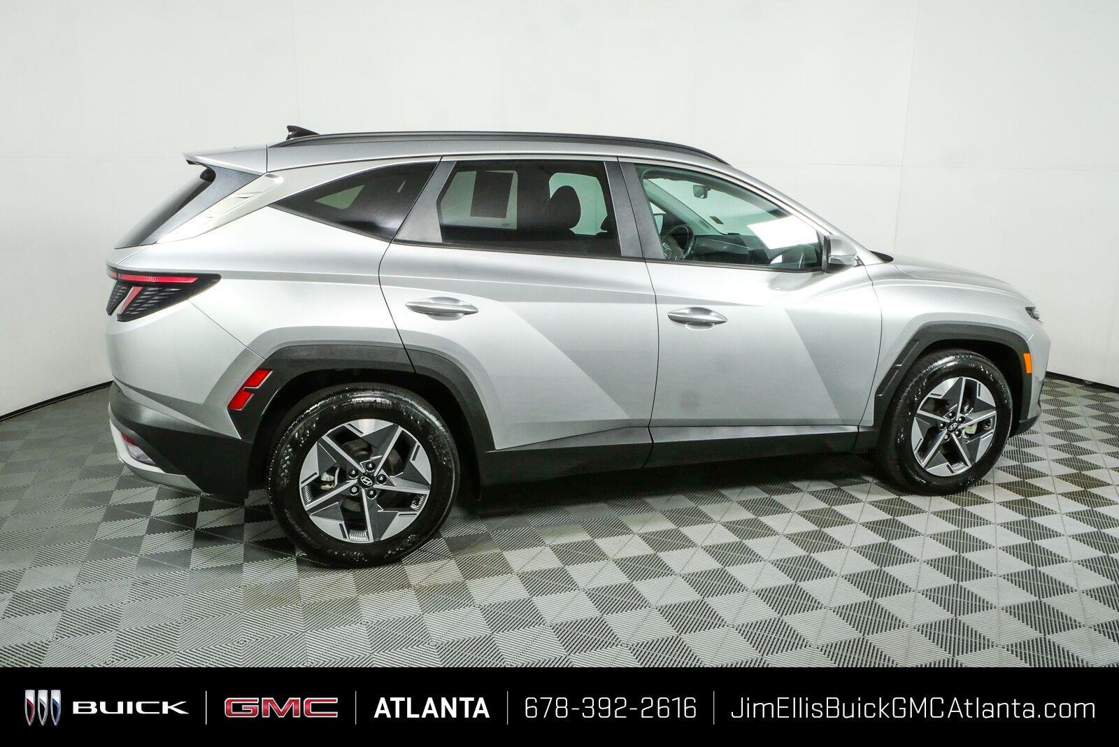 Used 2025 Hyundai Tucson SEL FWD image 2