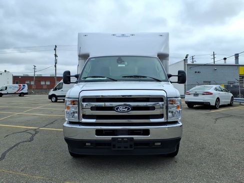 New 2027 Ford E-450 and Econoline 450 Super Duty w/ Power Equipment Group image 2