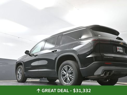 Used 2024 Chevrolet Traverse LT FWD image 32
