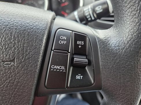 Used 2011 Kia Sorento LX image 16