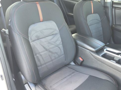 Used 2024 Nissan Sentra SR FWD image 16