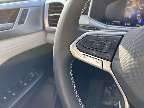 New 2026 Volkswagen Taos SE image 17