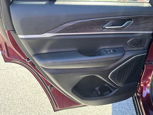 New 2025 Jeep Grand Cherokee Limited w/ Black Appearance Package image 26