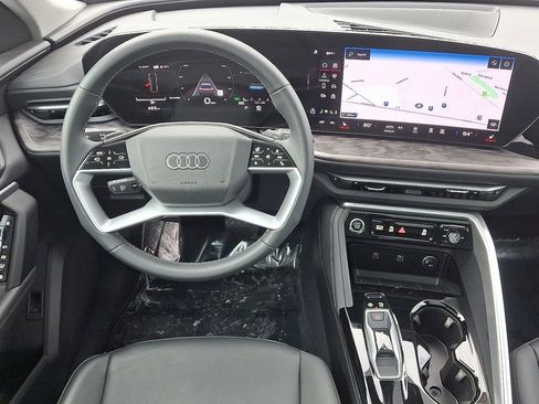 Certified 2025 Audi Q5 2.0T Premium w/ Convenience Package image 11