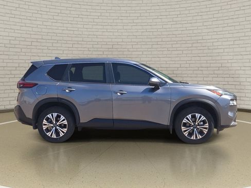 Used 2023 Nissan Rogue SV FWD image 4