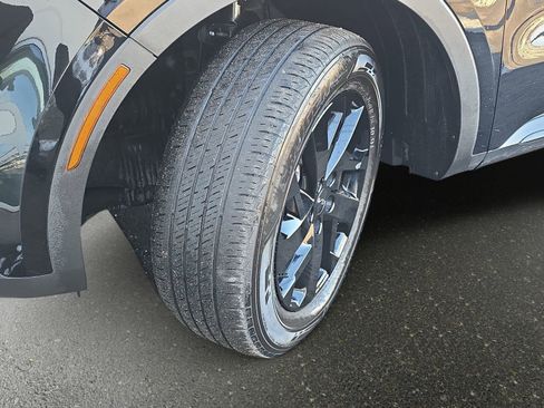 Used 2023 Kia Sorento S image 33