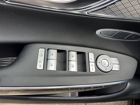 Used 2023 Genesis GV70 3.5T Sport w/ Sport Prestige Package AWD/4WD image 24