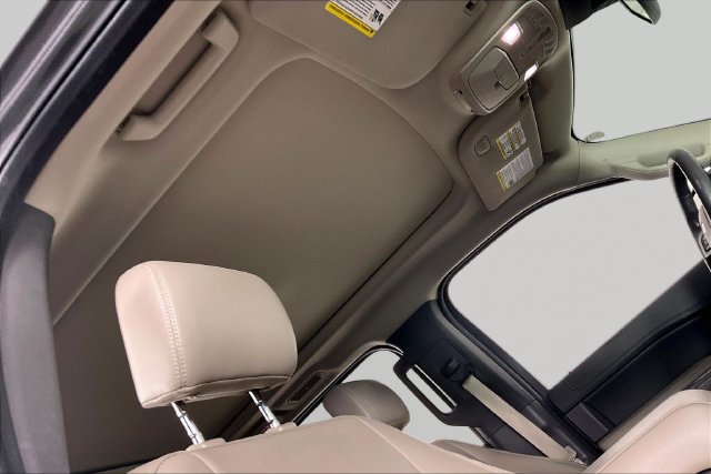 Used 2019 Ford Expedition XLT w/ Equipment Group 202A AWD/4WD image 26