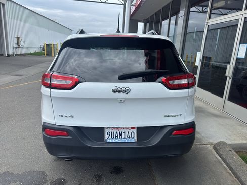 Used 2016 Jeep Cherokee Sport AWD/4WD image 12