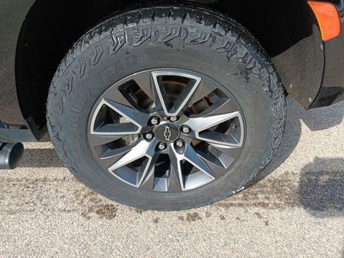 Used 2023 Chevrolet Tahoe Z71 w/ Luxury Package image 62