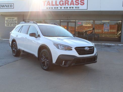 Used 2020 Subaru Outback Onyx Edition XT w/ Popular Package #2 image 1