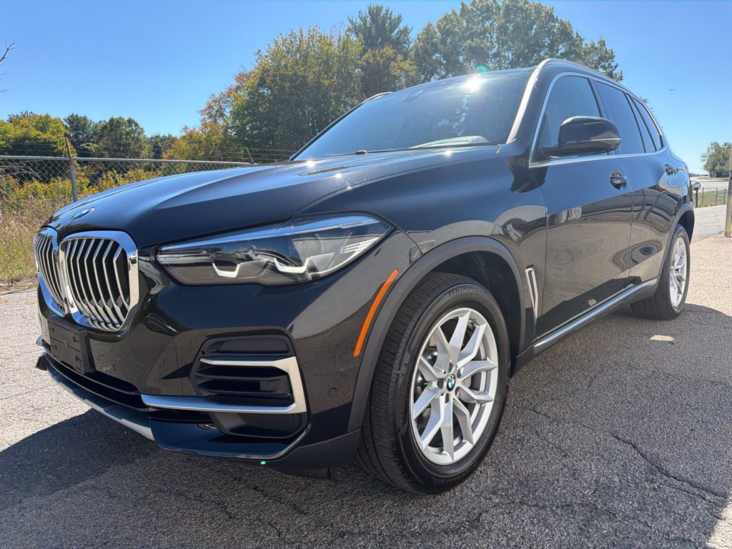 Used 2022 BMW X5 xDrive40i w/ Parking Assistance Package AWD/4WD image 6