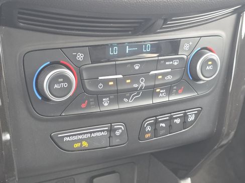 Used 2019 Ford Escape Titanium AWD/4WD image 5