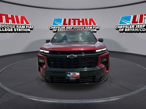 Used 2025 Chevrolet Traverse RS FWD image 3