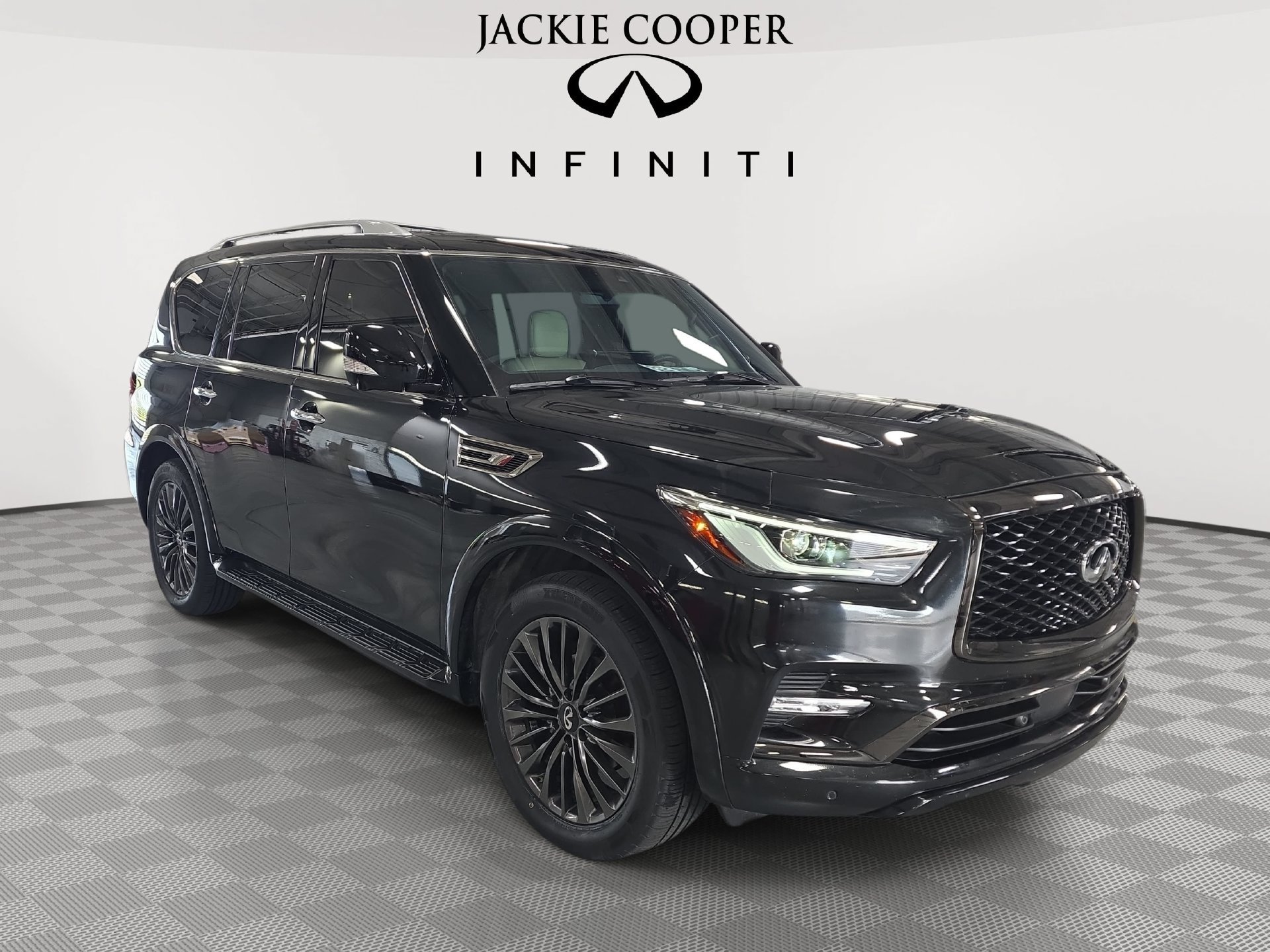 Certified 2024 INFINITI QX80 Sensory AWD/4WD image 3
