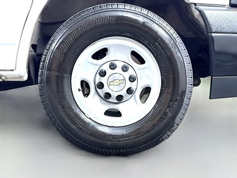 Used 2021 Chevrolet Express 2500 w/ Driver Convenience Package RWD image 9
