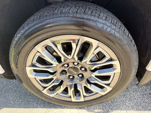 Used 2024 GMC Sierra 1500 Denali Ultimate AWD/4WD image 38