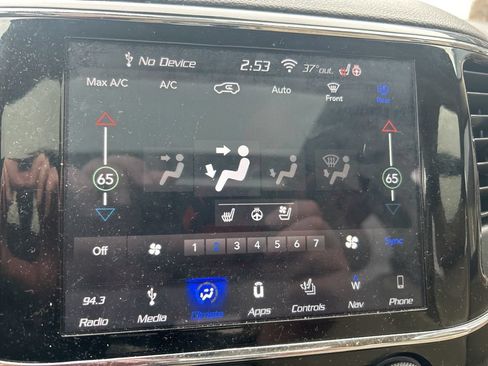 Used 2019 Jeep Grand Cherokee Overland AWD/4WD image 28