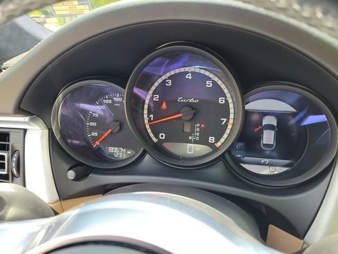 Used 2020 Porsche Macan Turbo AWD/4WD image 17