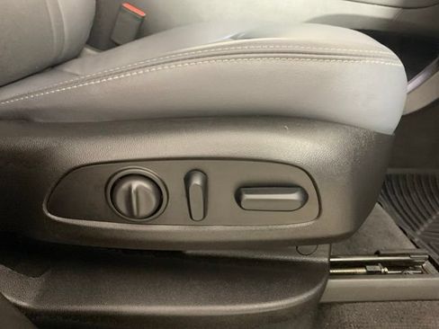 Used 2020 Buick Enclave Essence AWD/4WD image 22