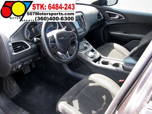 Used 2015 Chrysler 200 Limited w/ Convenience Group image 38